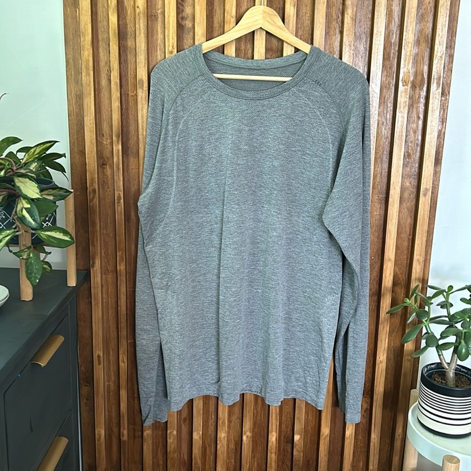 LULULEMON Metal Vent Tech Longsleeve 2.0. Size XL