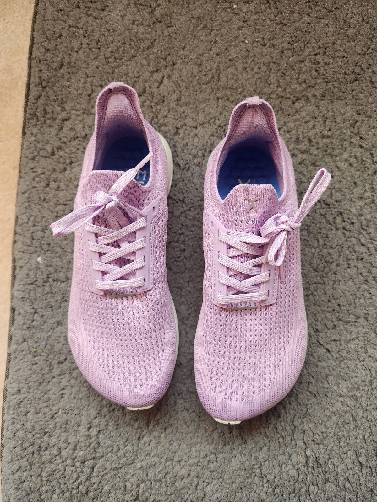 FLUX Sneakers