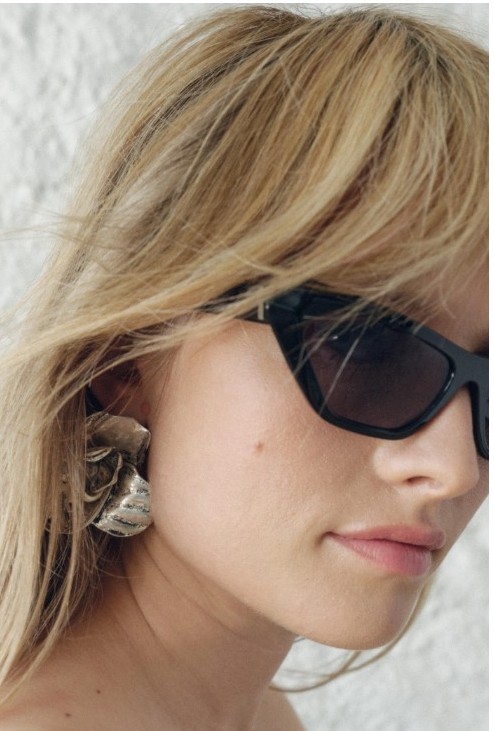 CARVED FLOWER EARRINGS