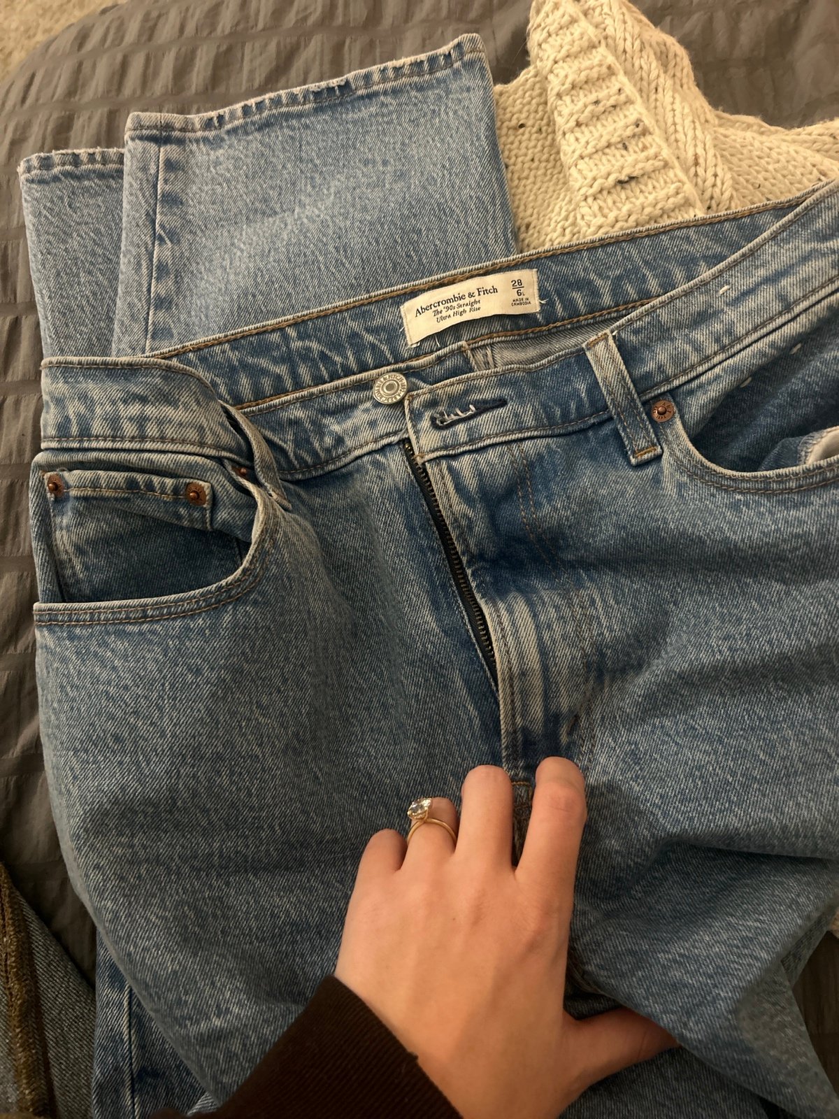 Abercrombie 90s Straight Ultra High Rise Jeans