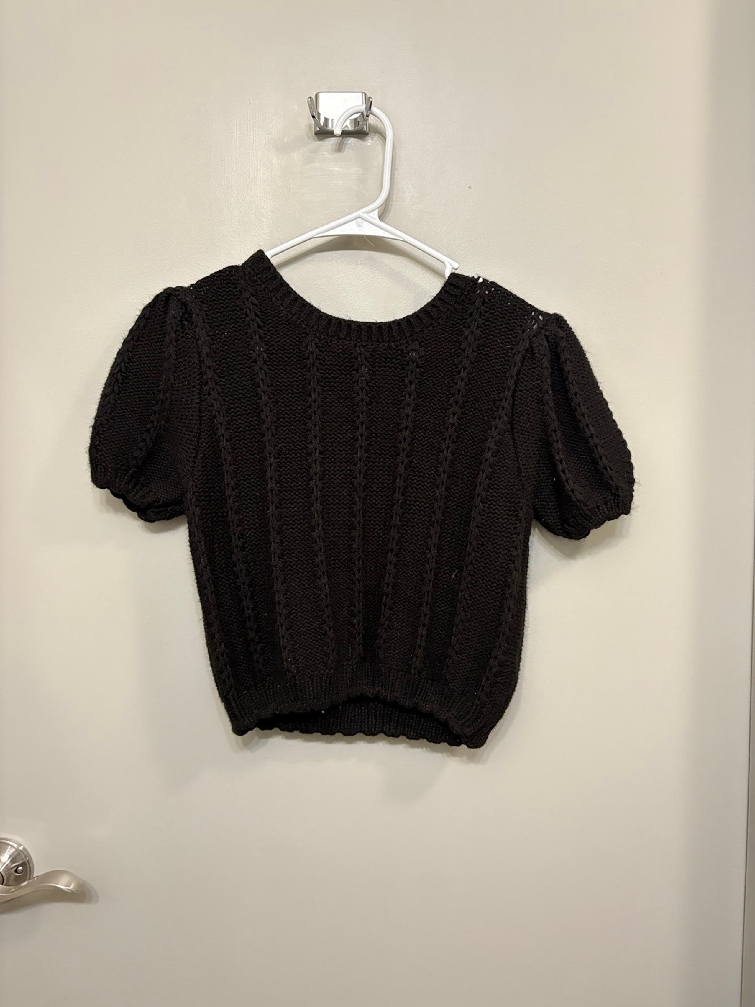 cropped black t shirt sweater