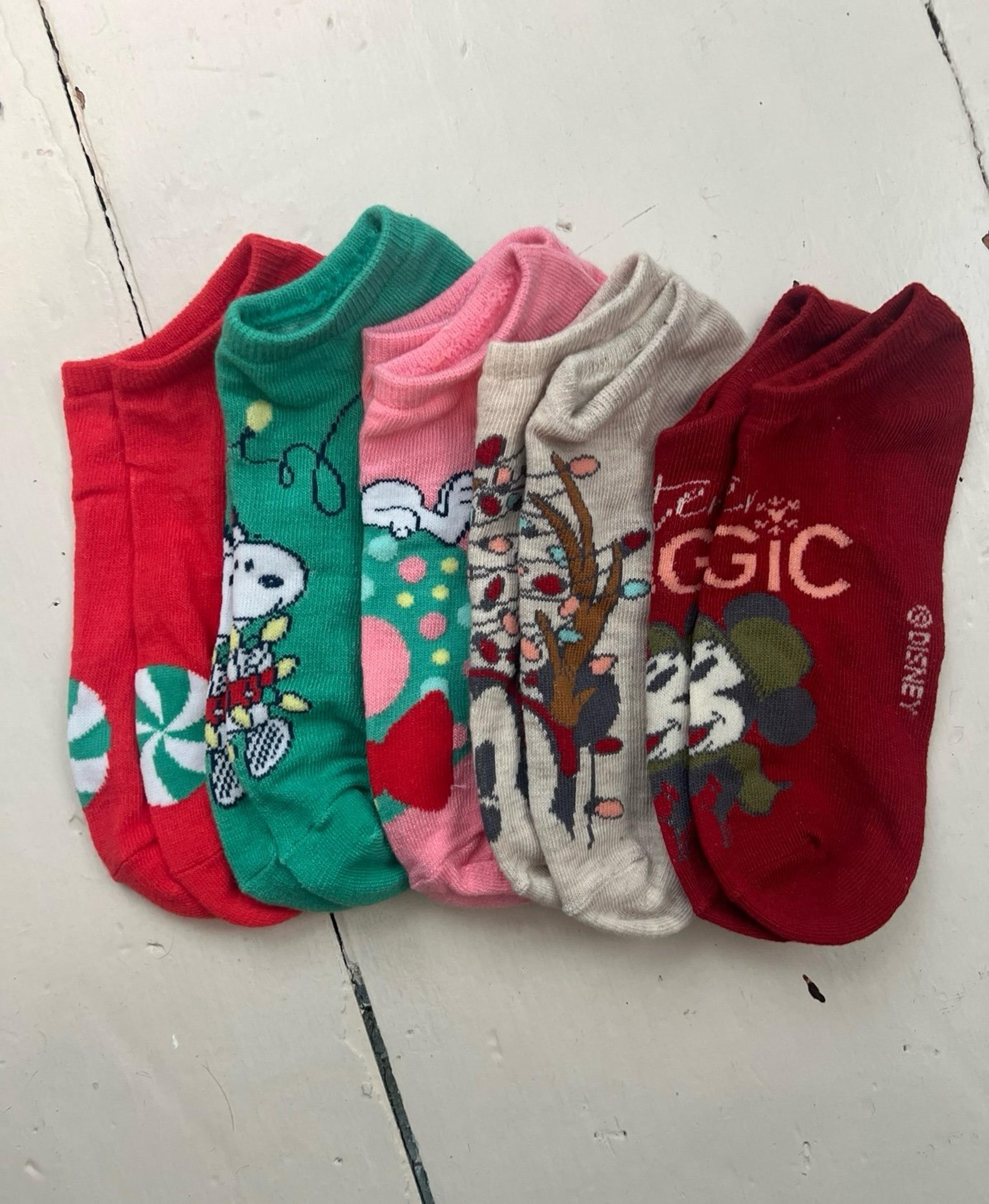 NWOT 5 Pair Snoopy / Disney Christmas Ankle Socks
