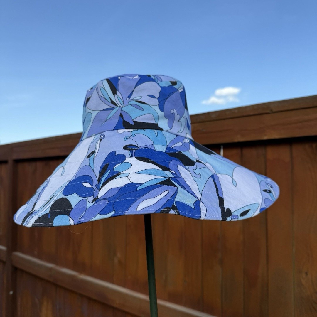 Freckles California Wide Brim Reversible Sun Hat Size Medium Womens Versatile
