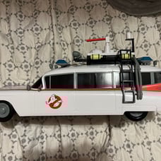 Ghostbusters: Frozen Empire car Ecto-1 popcorn bucket