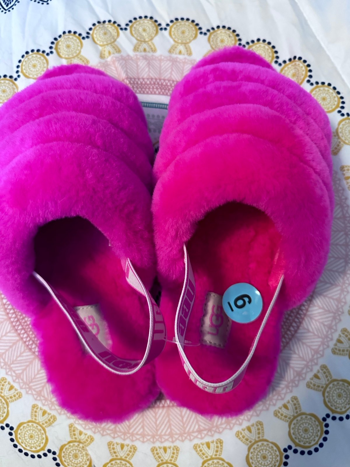 UGG SLIPPERS pink fuzzy slides