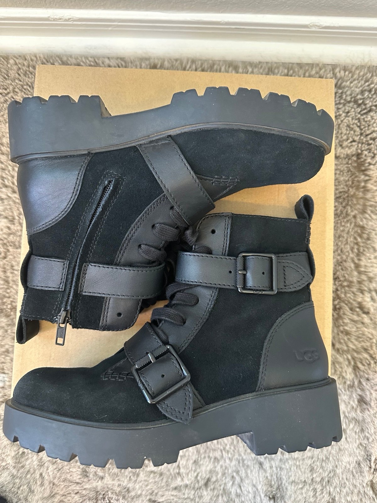 UGG BOOTS