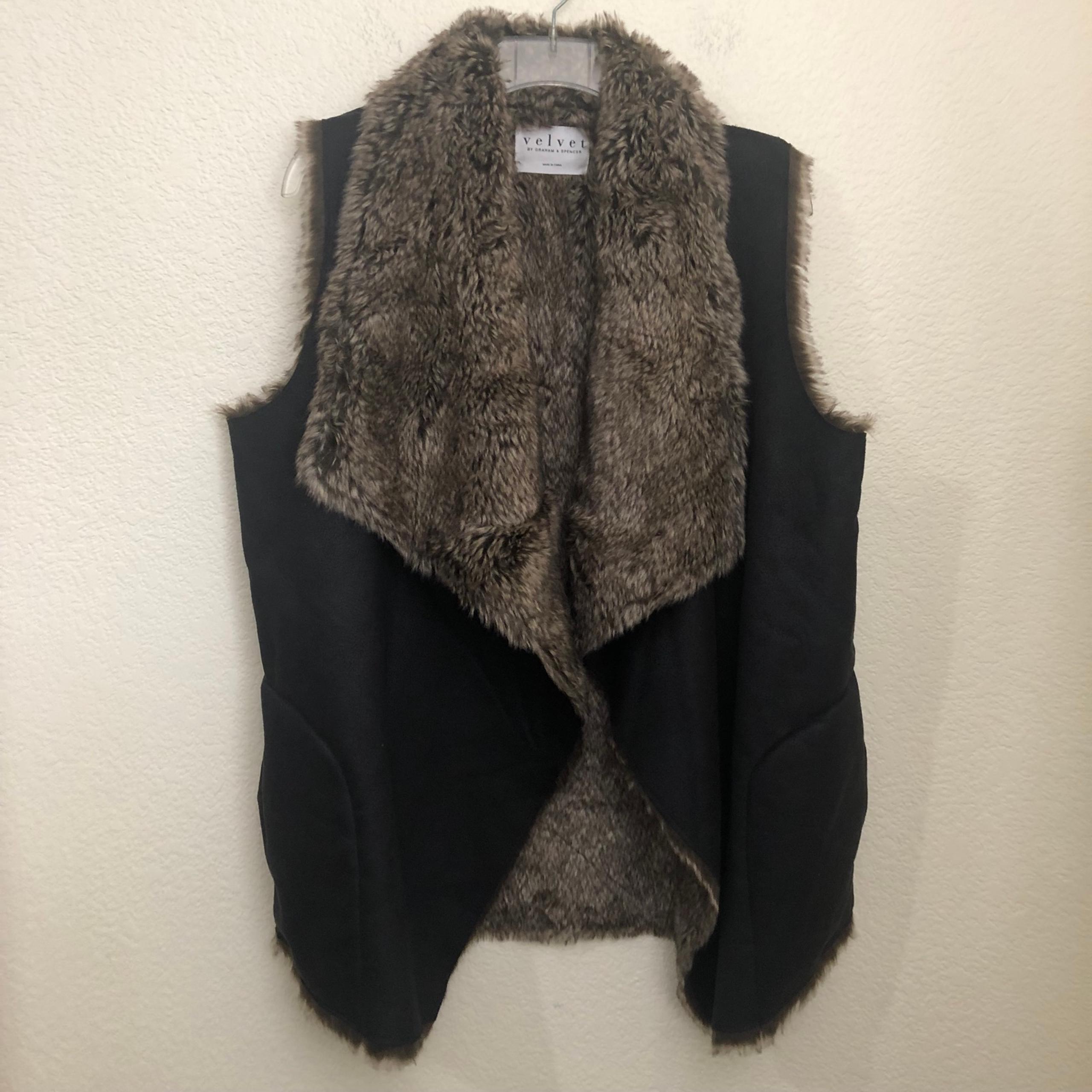 Velvet by Graham & Spencer Faux Fur Sleeveless Vest Jacket Open Front Black