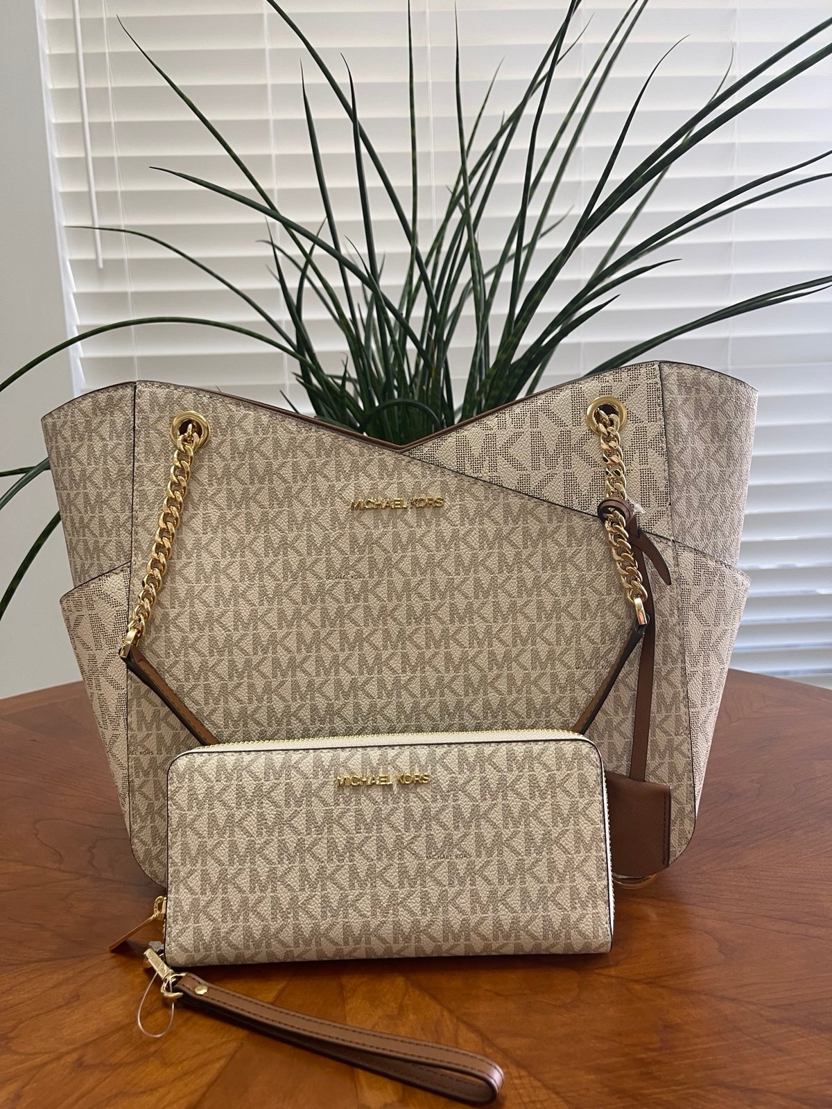 Michael Kors purse and wallet