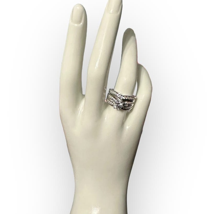 925 Cubic Zirconia Engagement Wedding Ring 2 Piece Set Size 7 NEW in Box