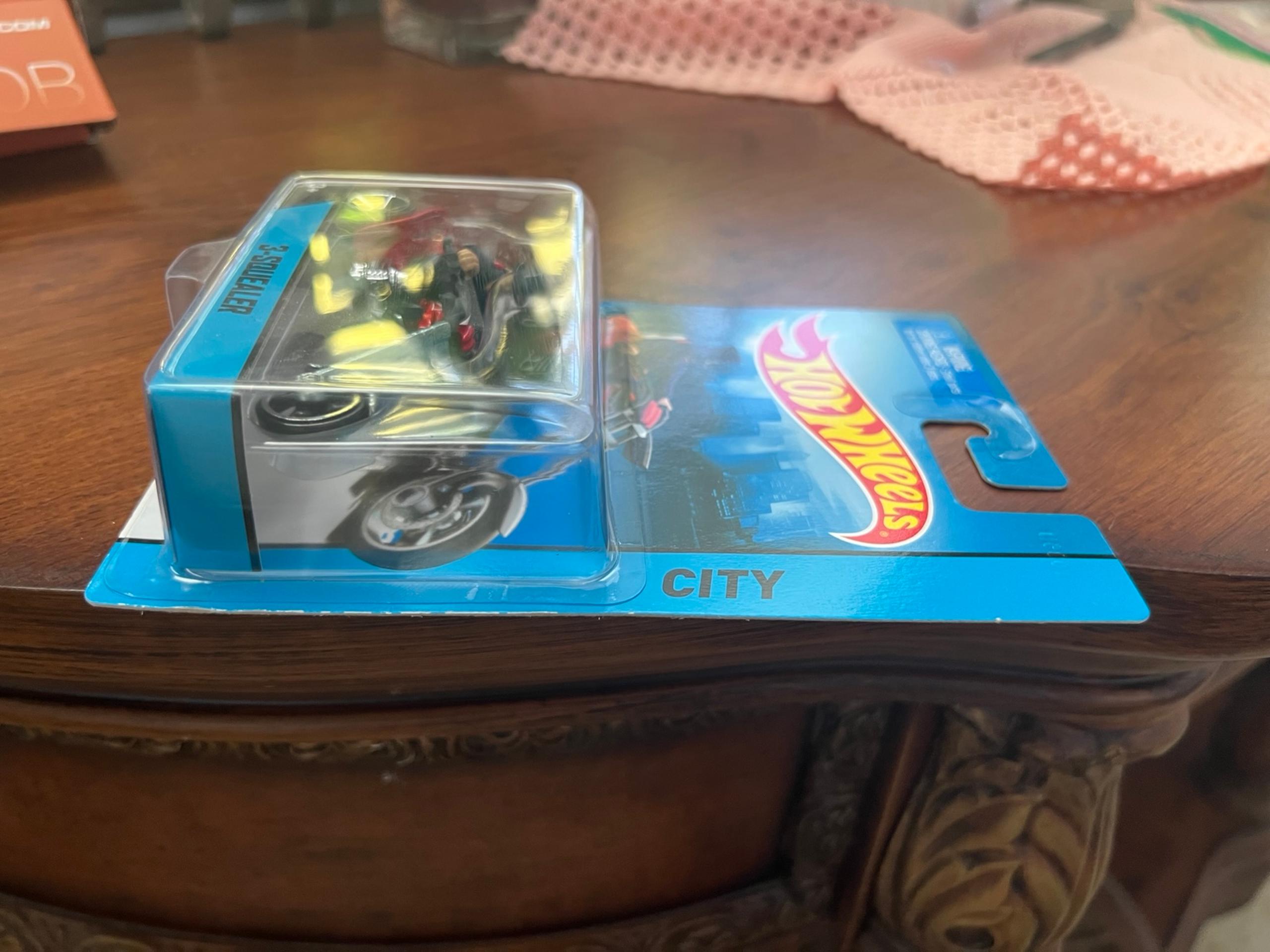 Hot Wheels City 3-Squealer Motorcycle