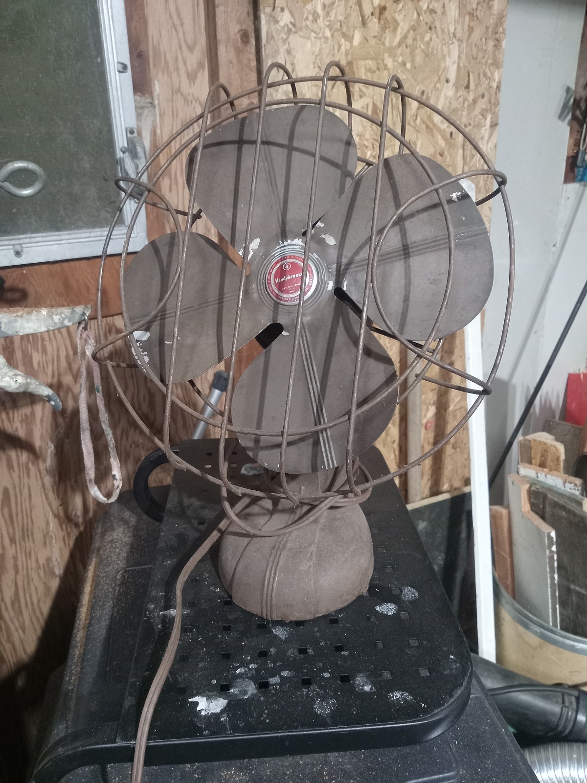 Vintage HandyBreeze Electric Fan
