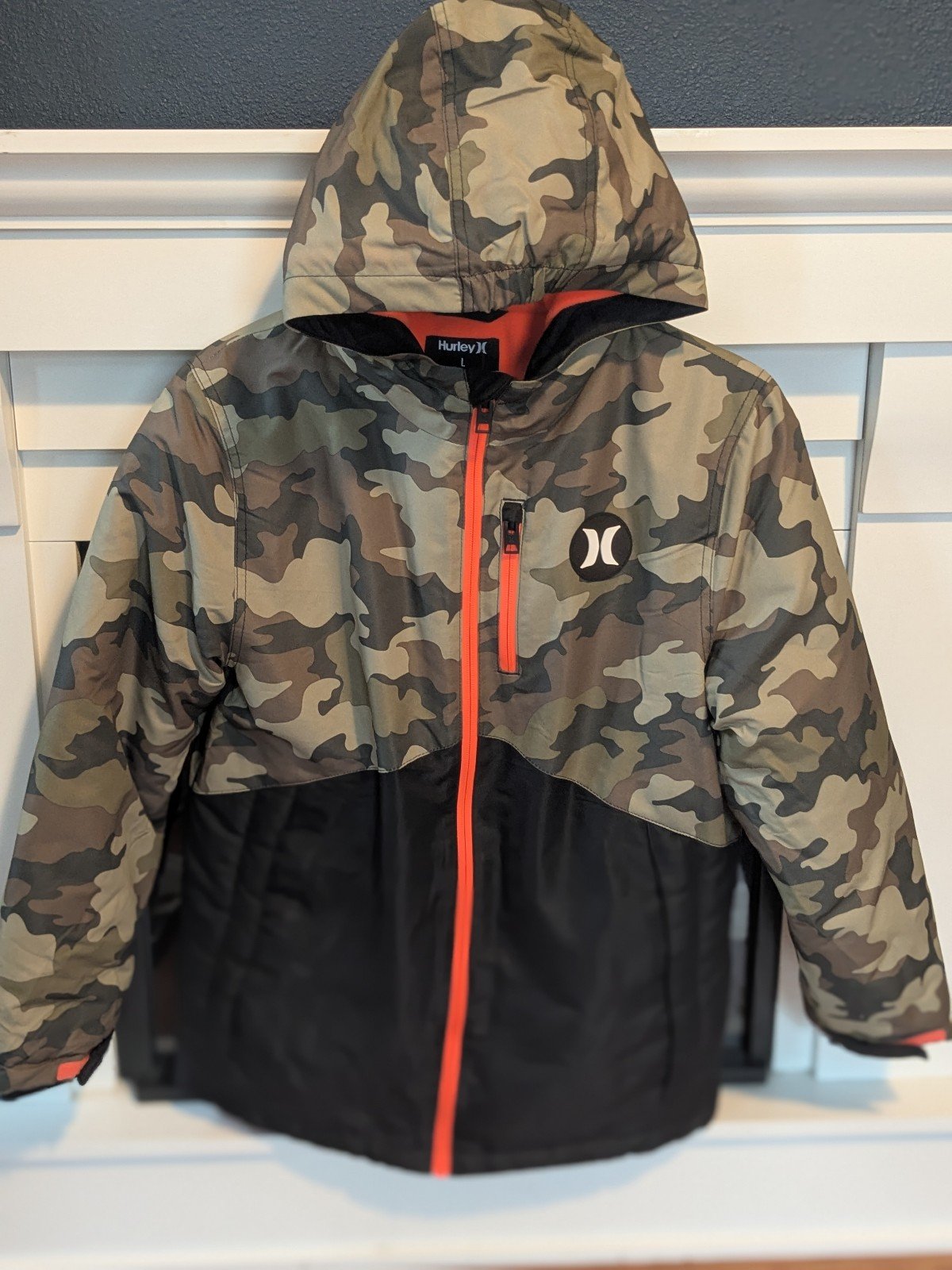 Boys Hurley size large (12-13) camo snowboard jacket