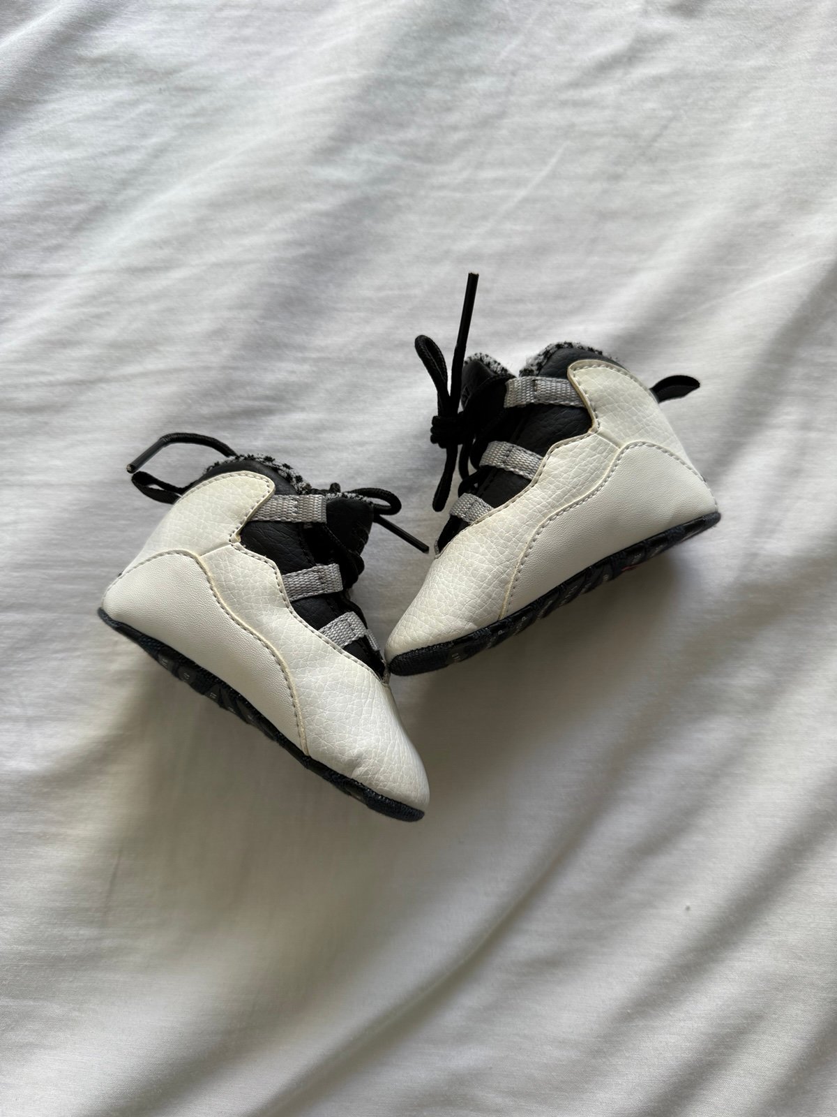 Baby crib shoes