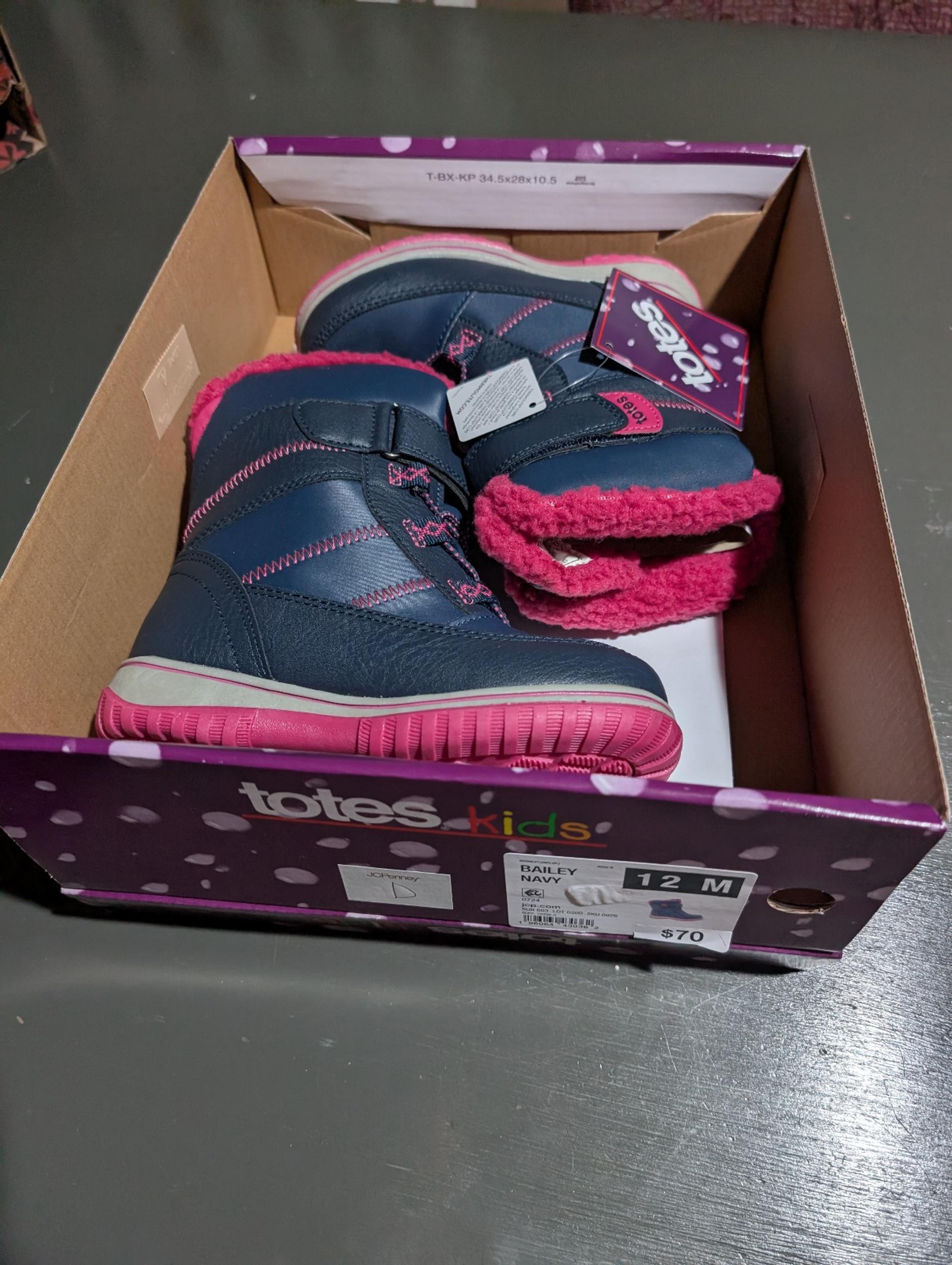 Tote kids snow boots size 12M NWT Bailey Navy Color Thermoslite