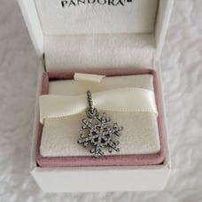 Pandora Charm WINTER KISS Snowflake CZ Retired New