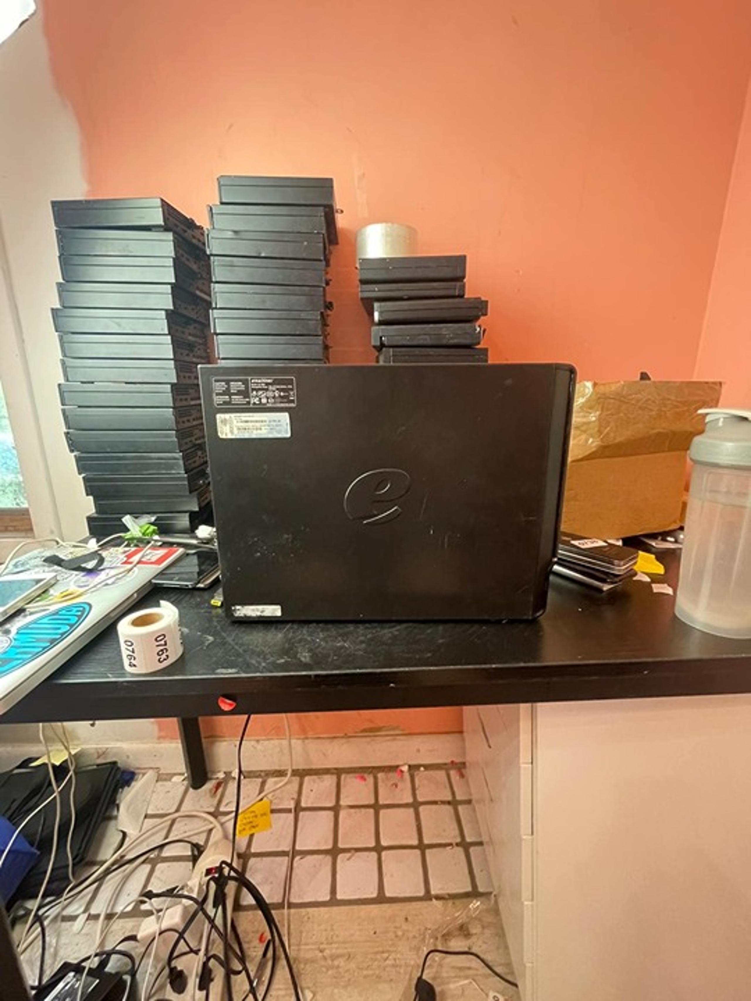 eMachines Desktop Computer EL1850 - Sold As Is for Parts