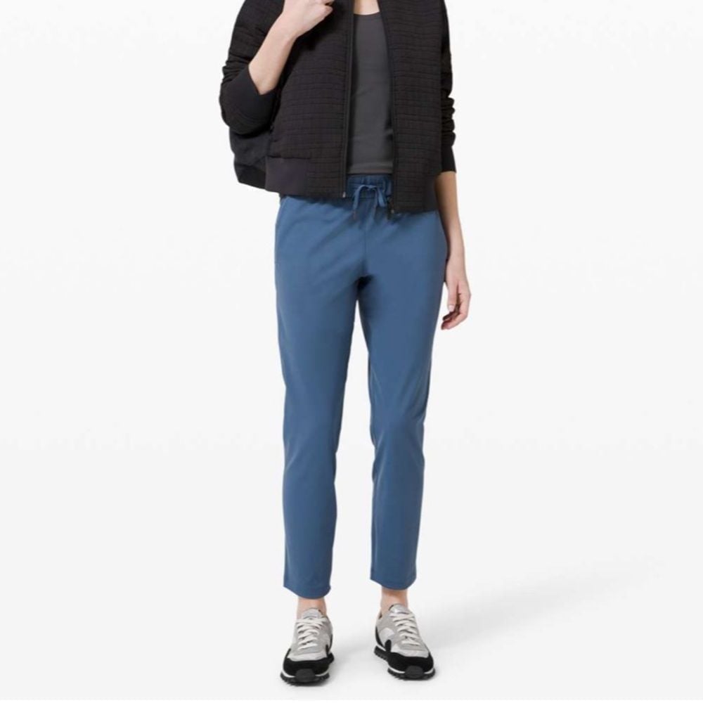 Lululemon On the Fly 7/8 Pant Ink Blue