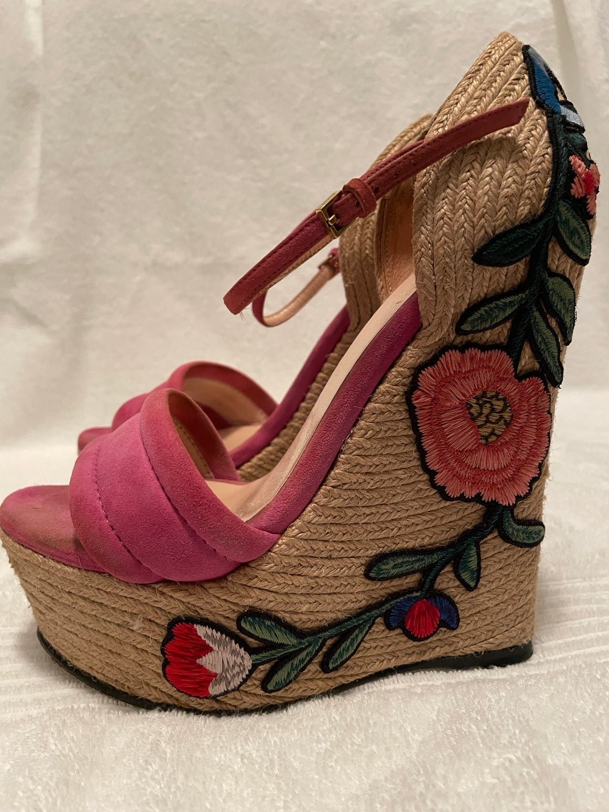 Gucci wedges