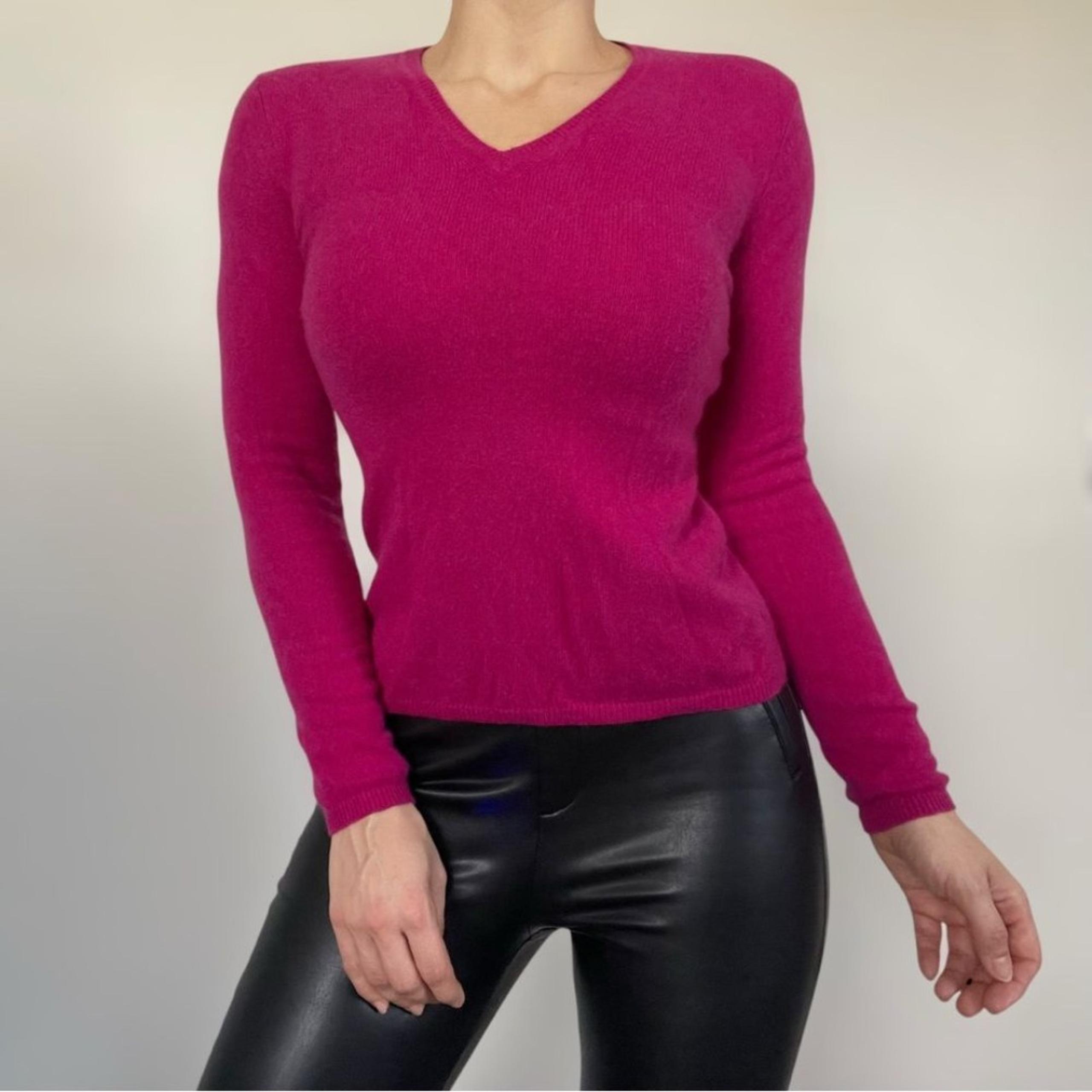 Only Mine Cashmere Pink Long Sleeve V-Neck Sweater - Size Medium