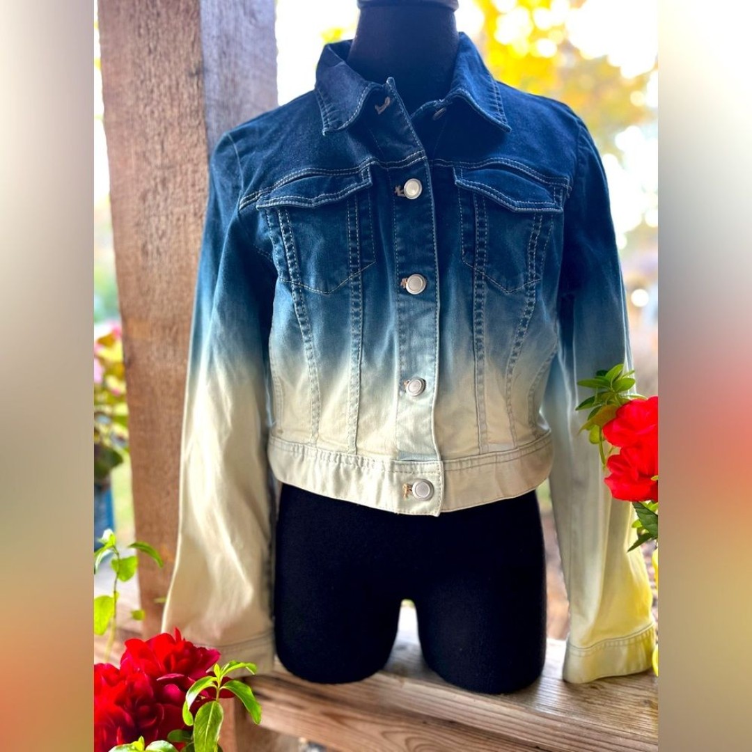 Chico’s Platinum Denim Blue Ombre Cropped Soft Stretch Denim Jacket