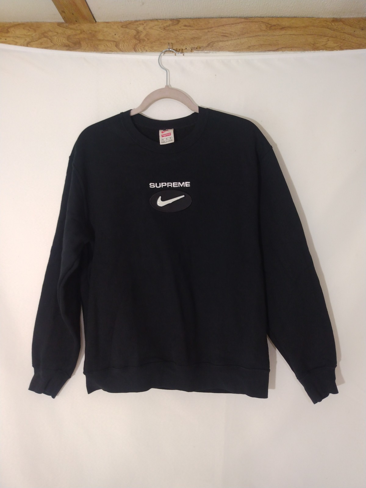 Mens Nike Supreme CW9699-010 Center Swoosh Jewel Crewneck Sweatshirt Sz M Black