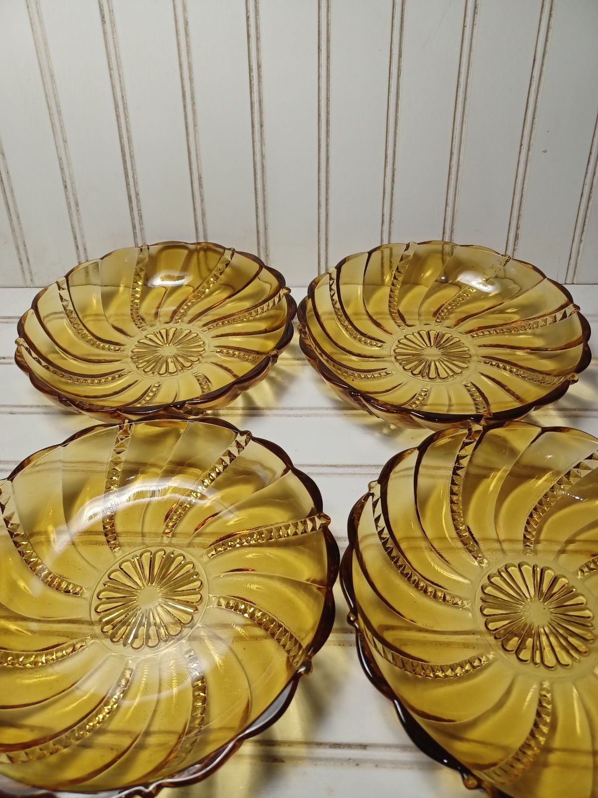 Glass 4 Vintage Amber gold carnival glass bowls set of four 7 ×2 Diameter. Con