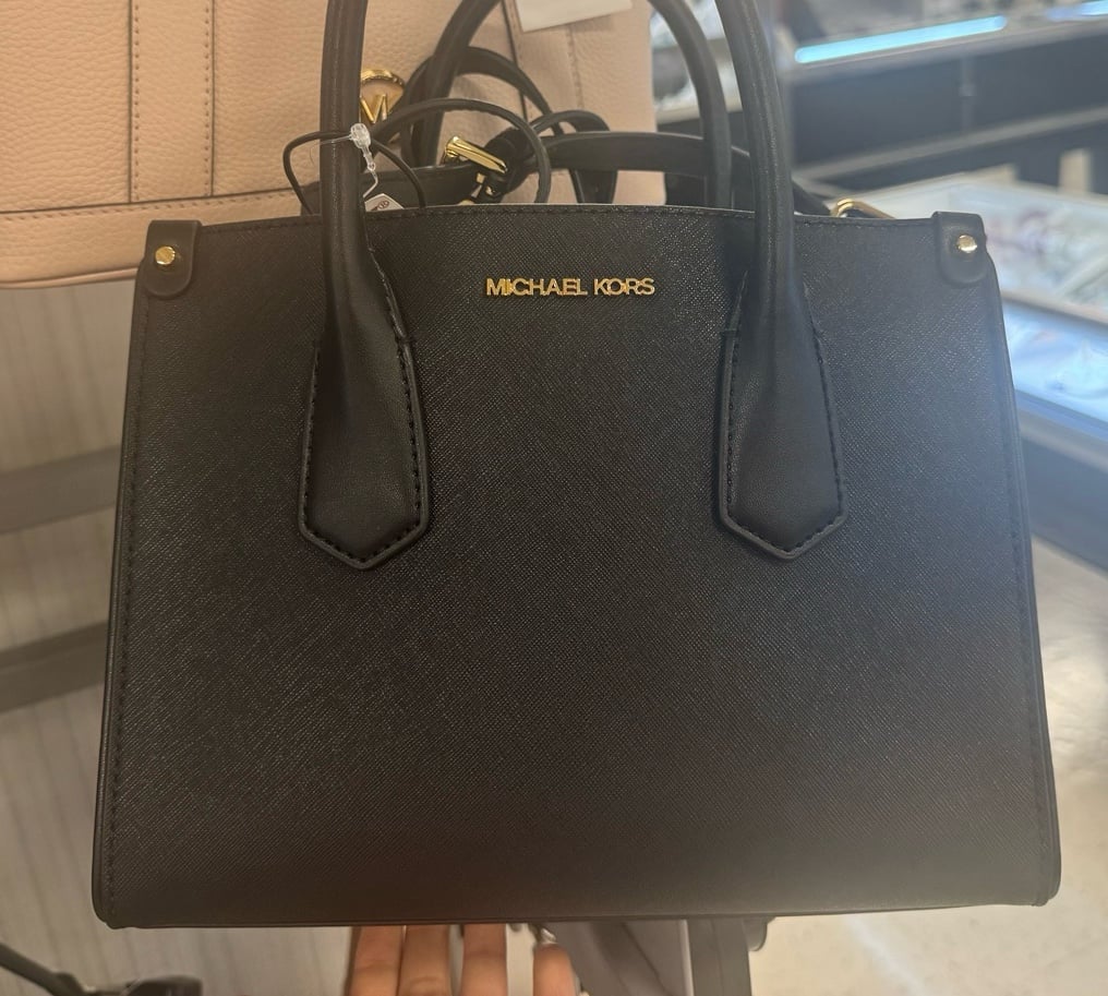 Michael Kors hand bad