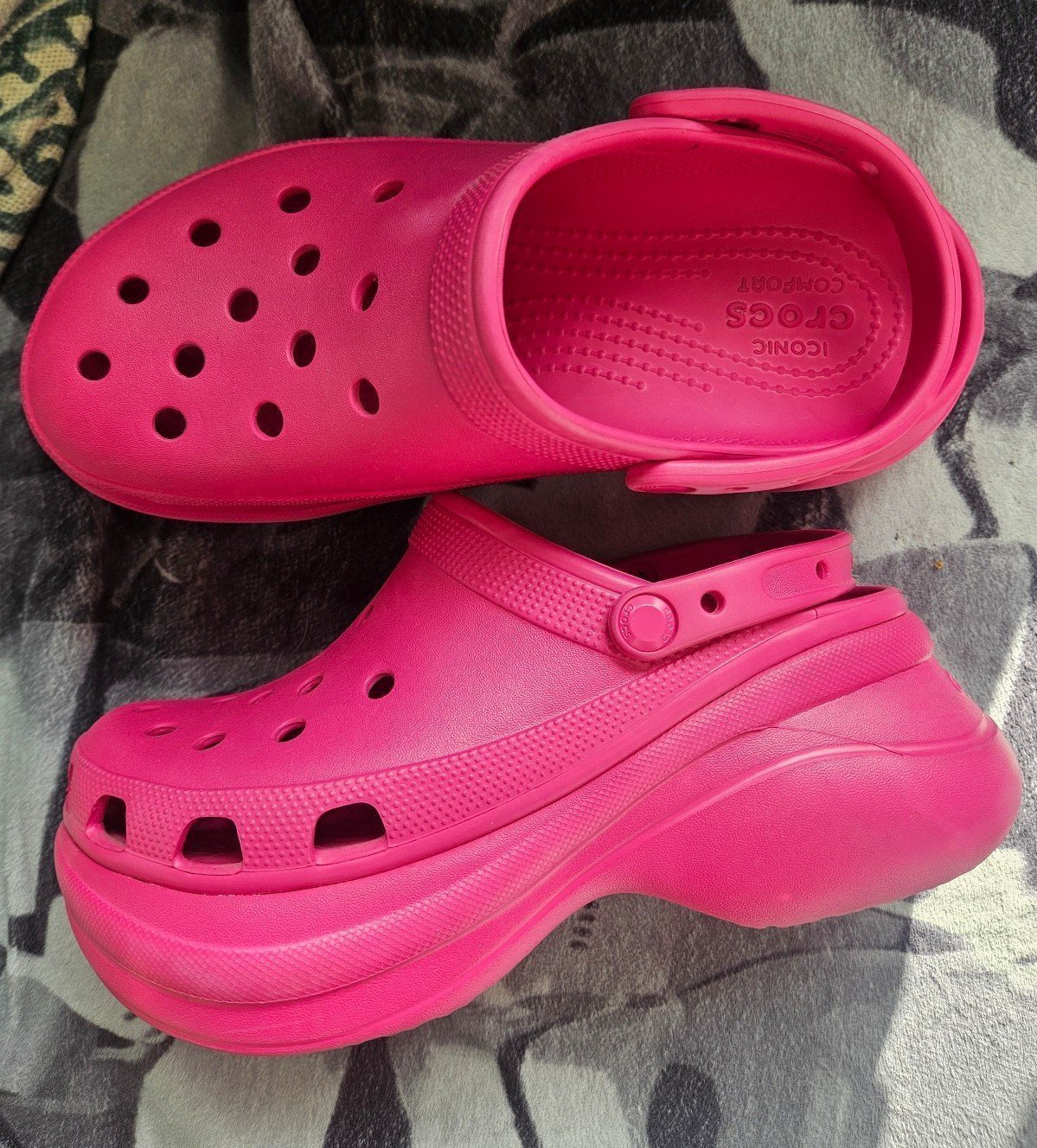 Hot pink crocs platform Clogs shoes womens size 11