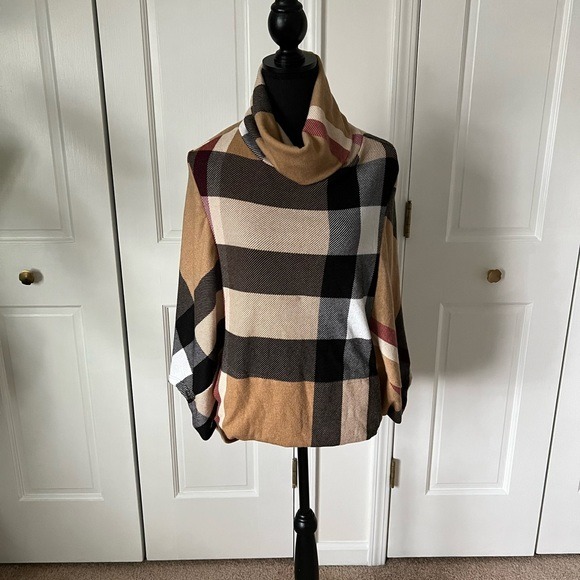 pomcho sweater