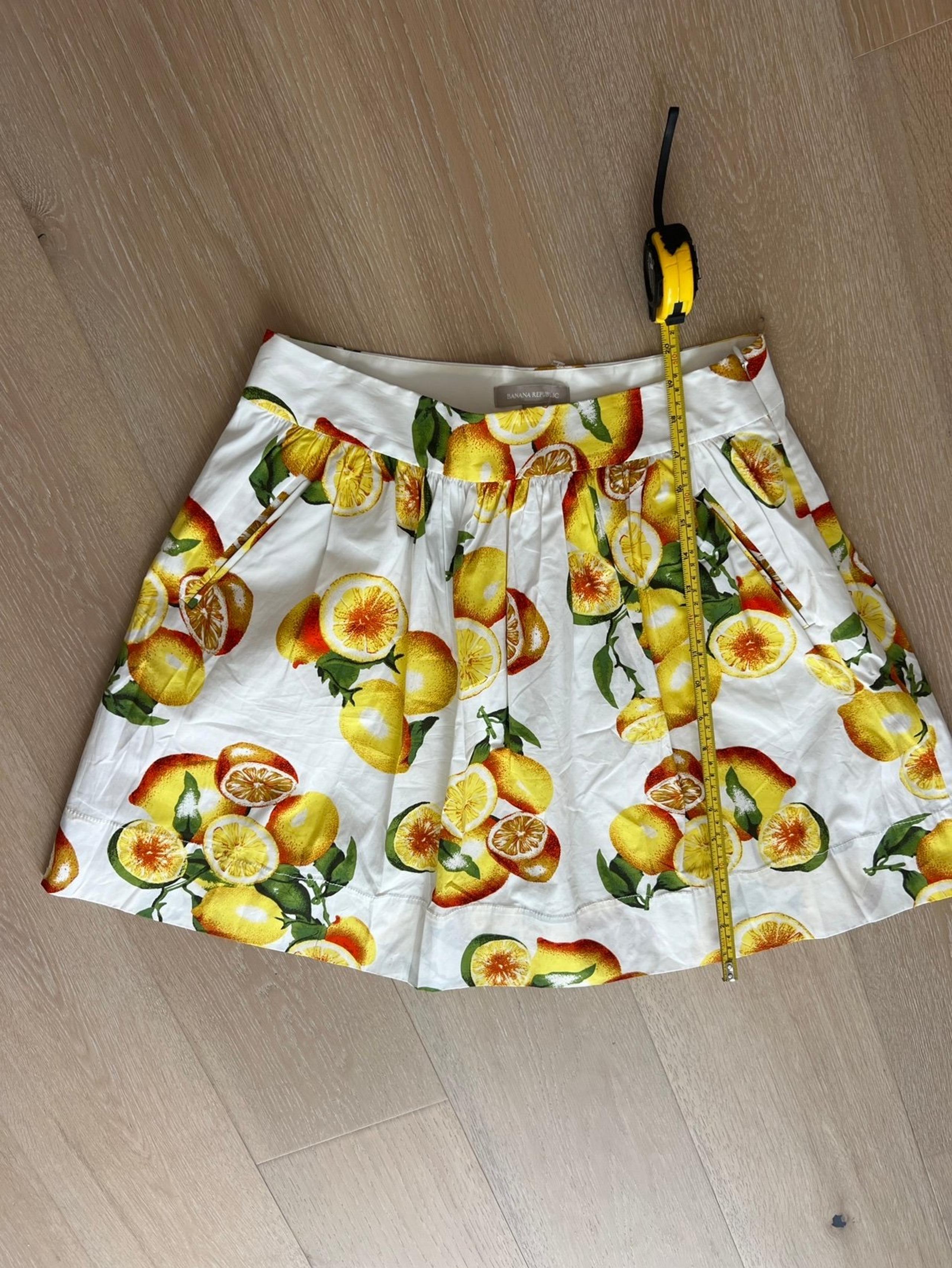 Skirt Banana Republic Retro Lemon Print A-line skirt Size 6