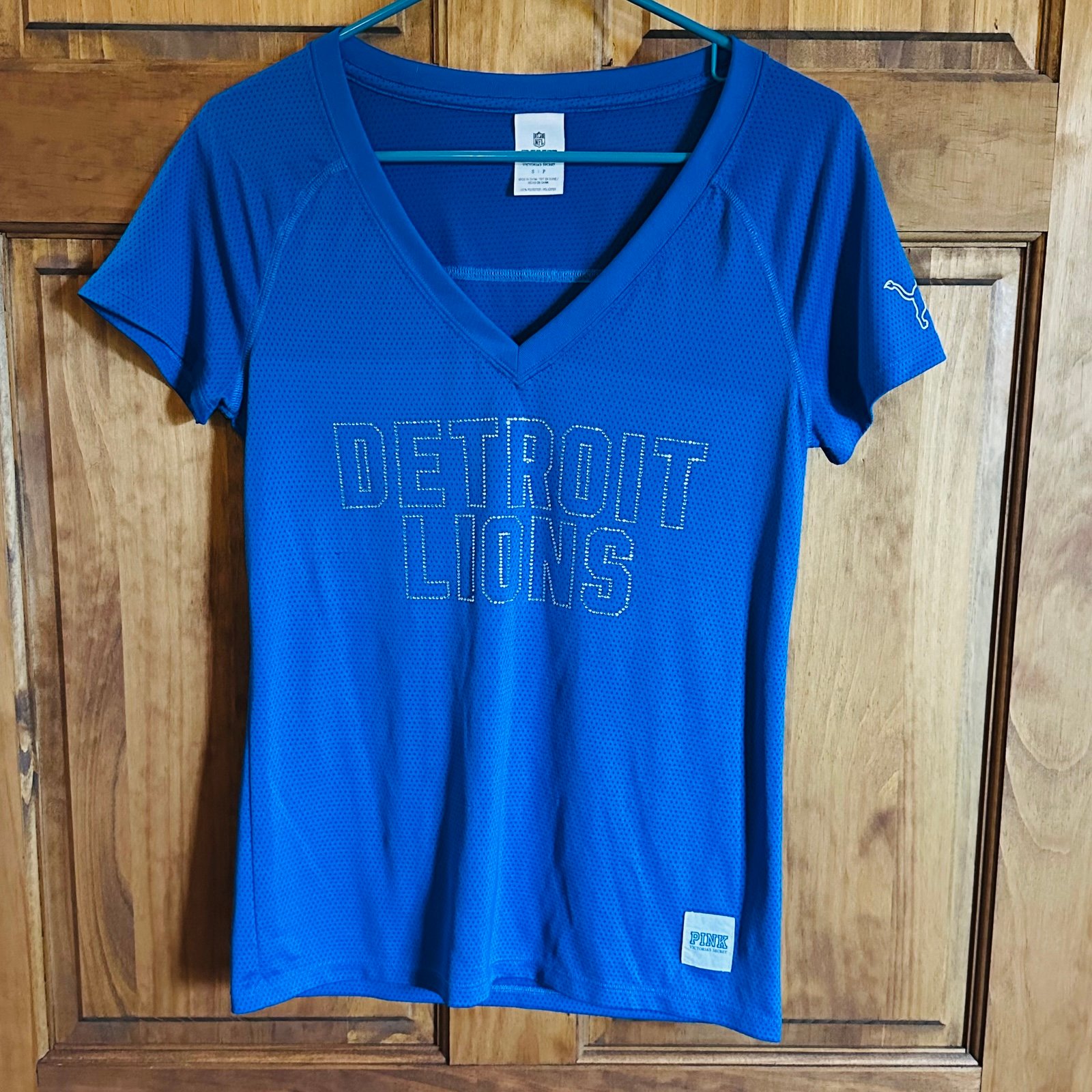 Victoria’s Secret pink Detroit Lions jersey sequin bedazzled logo size small!