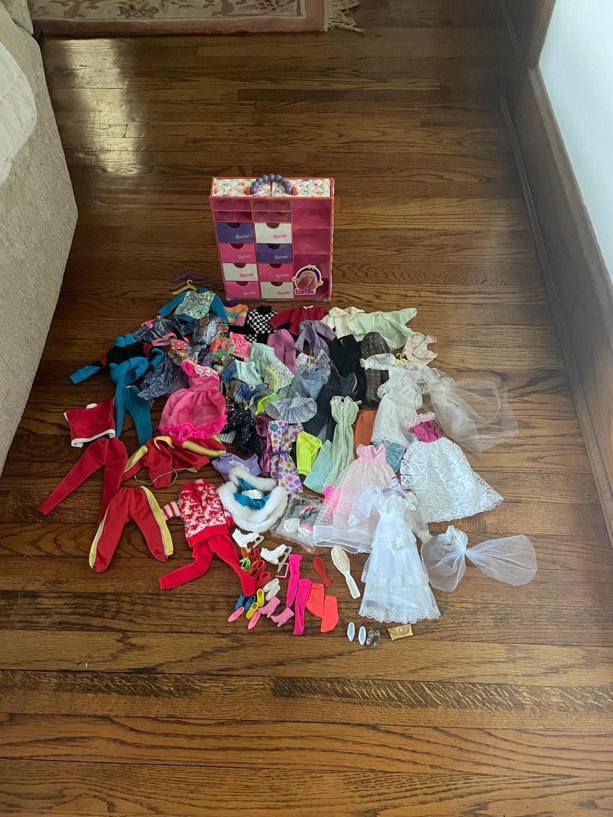 Vinage Barbie Organizer Case with lot of clothes and accessories