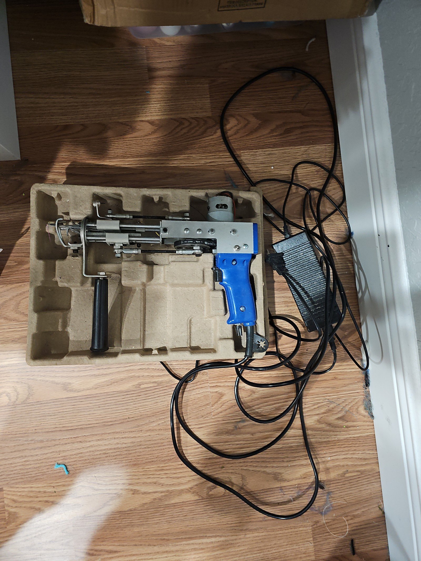 Loop tuffing gun