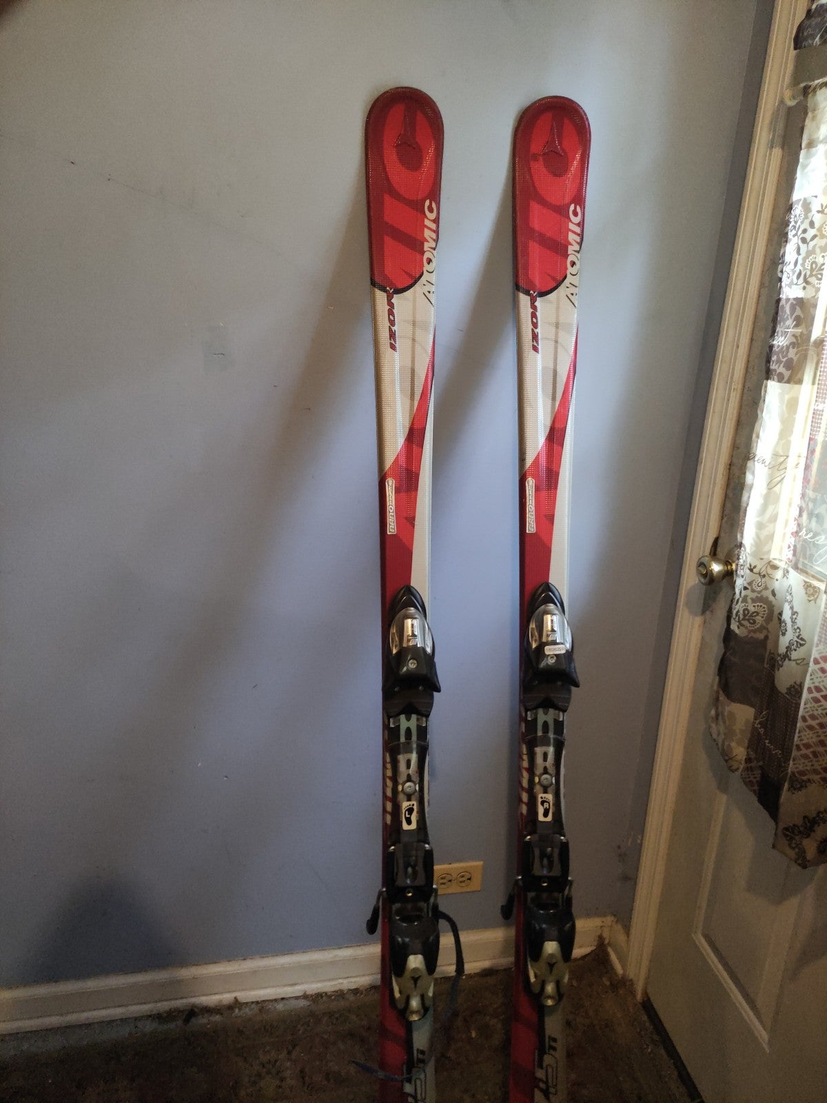 Atomic Red Downhill Skis | Mercari