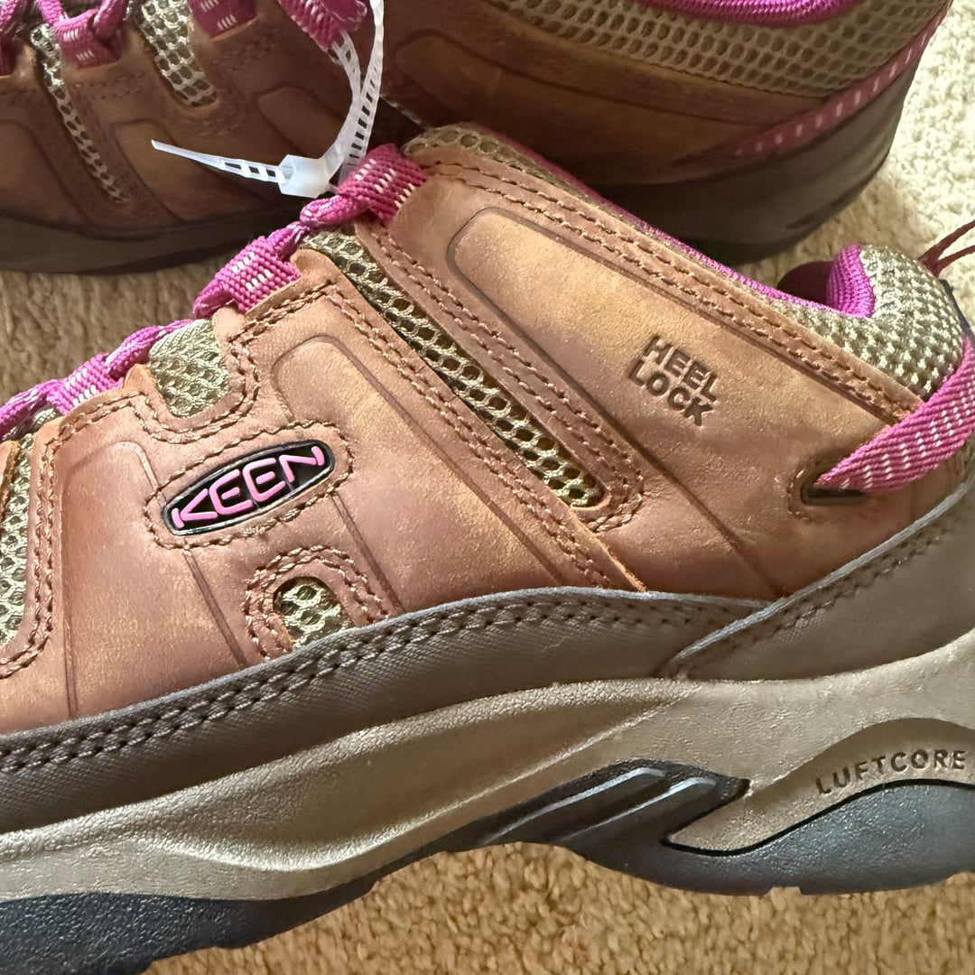 NWOB KEEN Women's Circadia Vent Low Height Breathable Hiking Shoes Size US 11