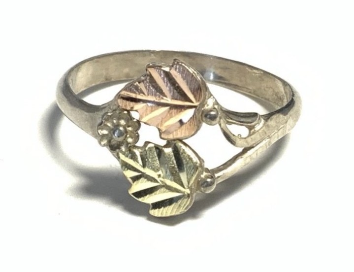 12K Black Hills Gold and Sterling Silver Ring size 7.75