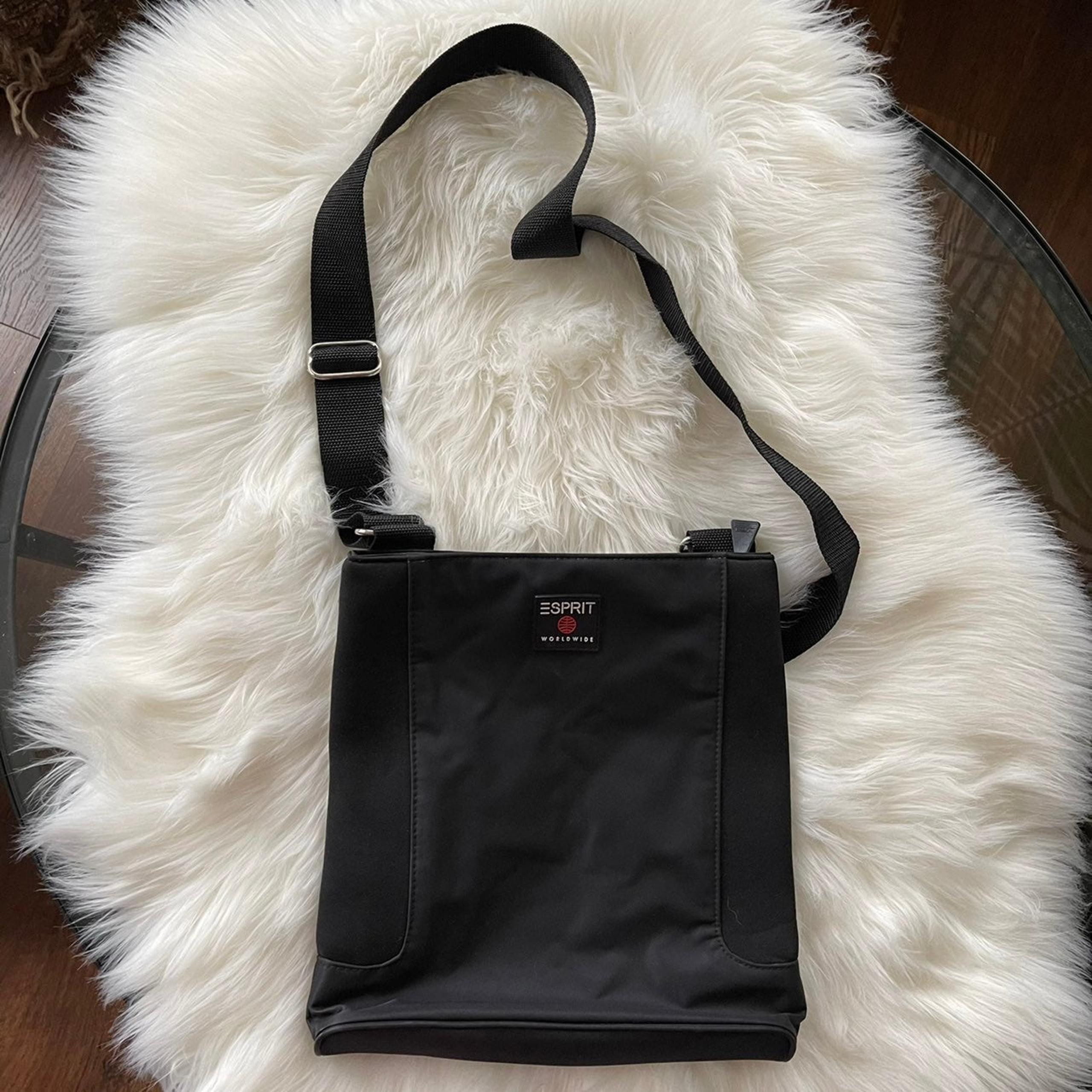 Esprit SHoulder Bag in black