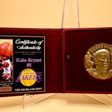 Highland Mint Kobe Bryant Magnum Series 4oz Large Bronze Mint Coin #575/2500