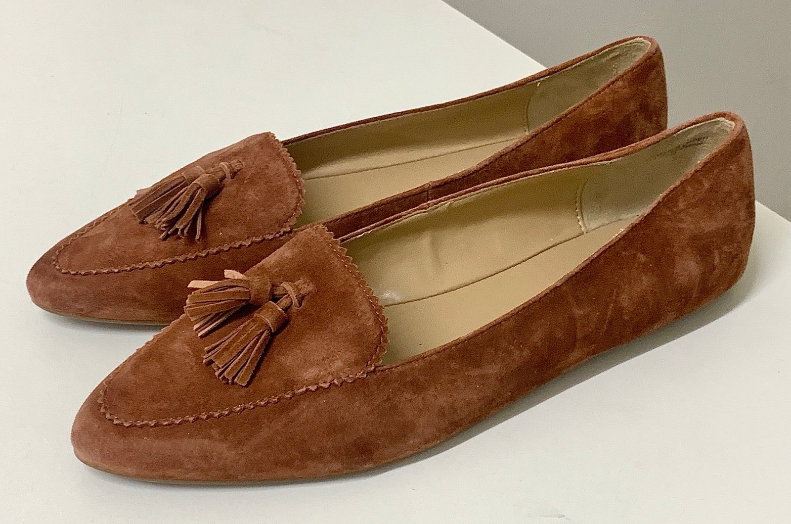 Women’s 9 Talbots Francesca Tasseled Suede Gum Rubber Soled Driving Moccasins