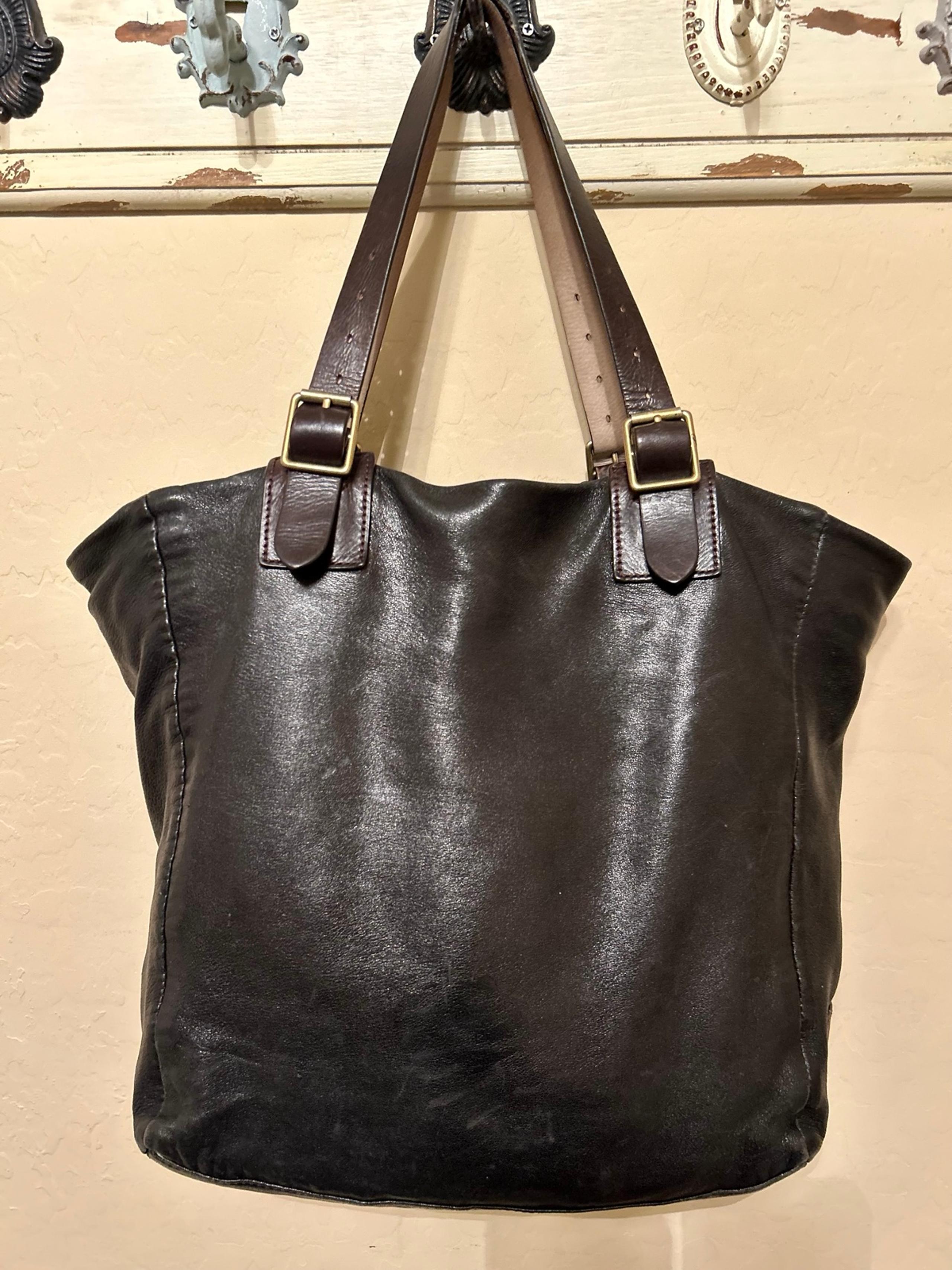 Marc by Marc Jacobs Black
Leather Shoulder Hand Purse Italy