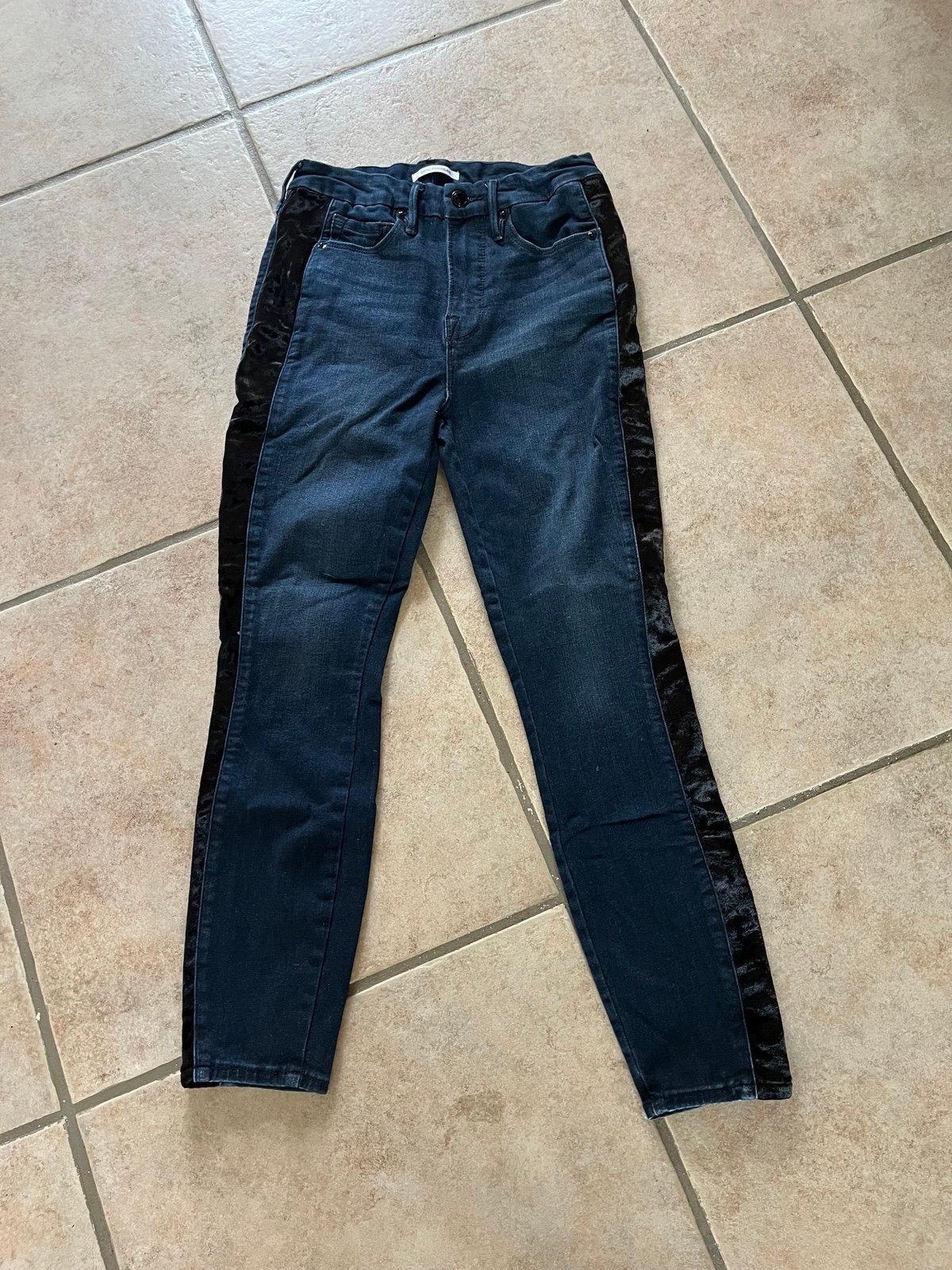 Good American Jeans 4/27 good waist crop velvet trim