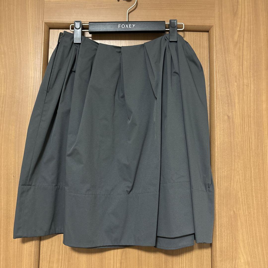 FOXEY Gray Pleated Skirt Knee-Length