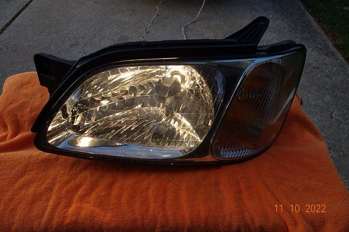 SUBARU HEADLIGHT LEGACY BAJA OUTBACK DRIVER SIDE OEM USED