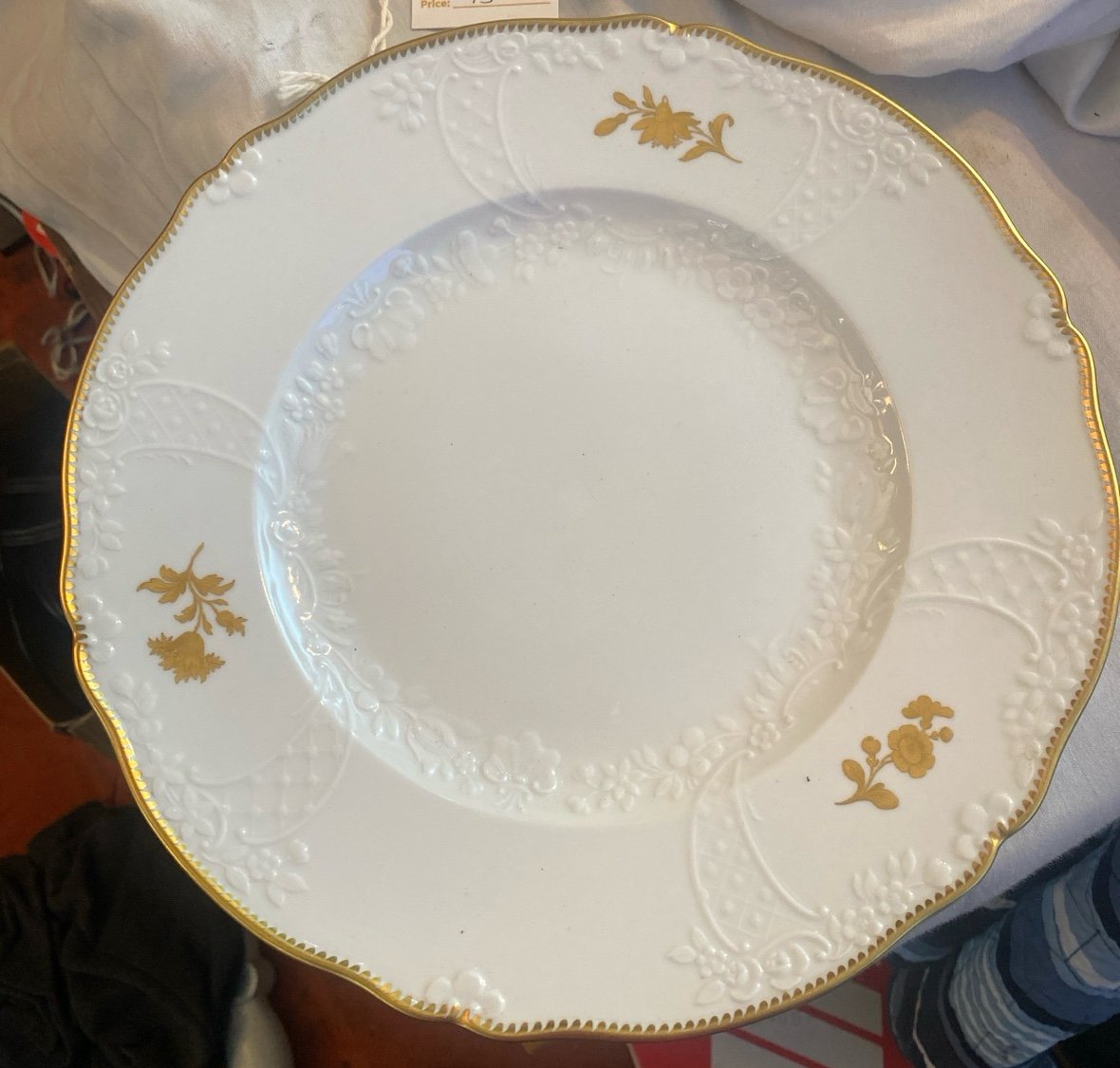 DINNER PLATE GOLDEN FLOWERS PATTERN WITHOUT CENTRE FLOWERS MEISSEN NEW MARSEIL