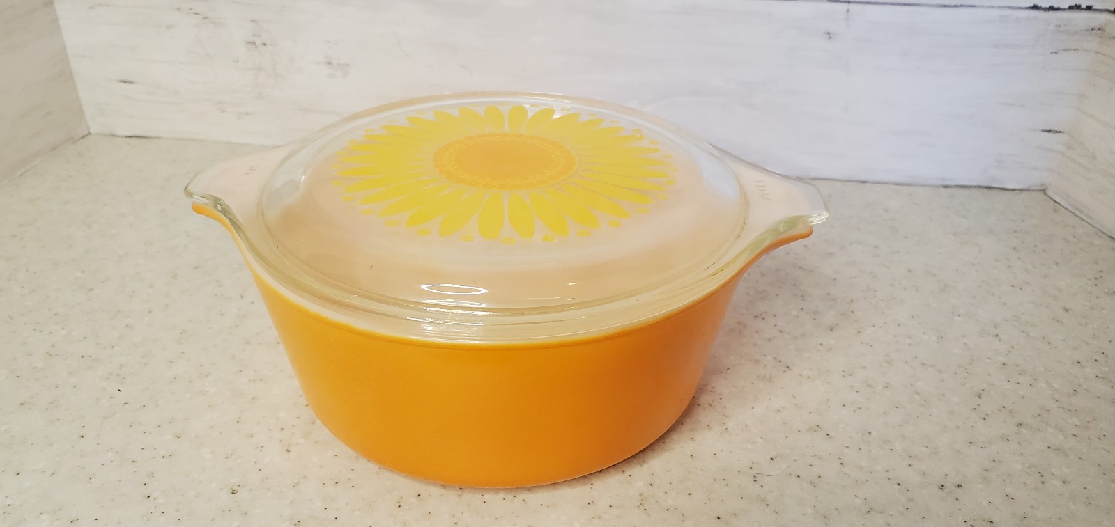 Pyrex #472 #470-C Sunflower 1.5 Pint Casserole Dish Glass Lid Daisy Starburst