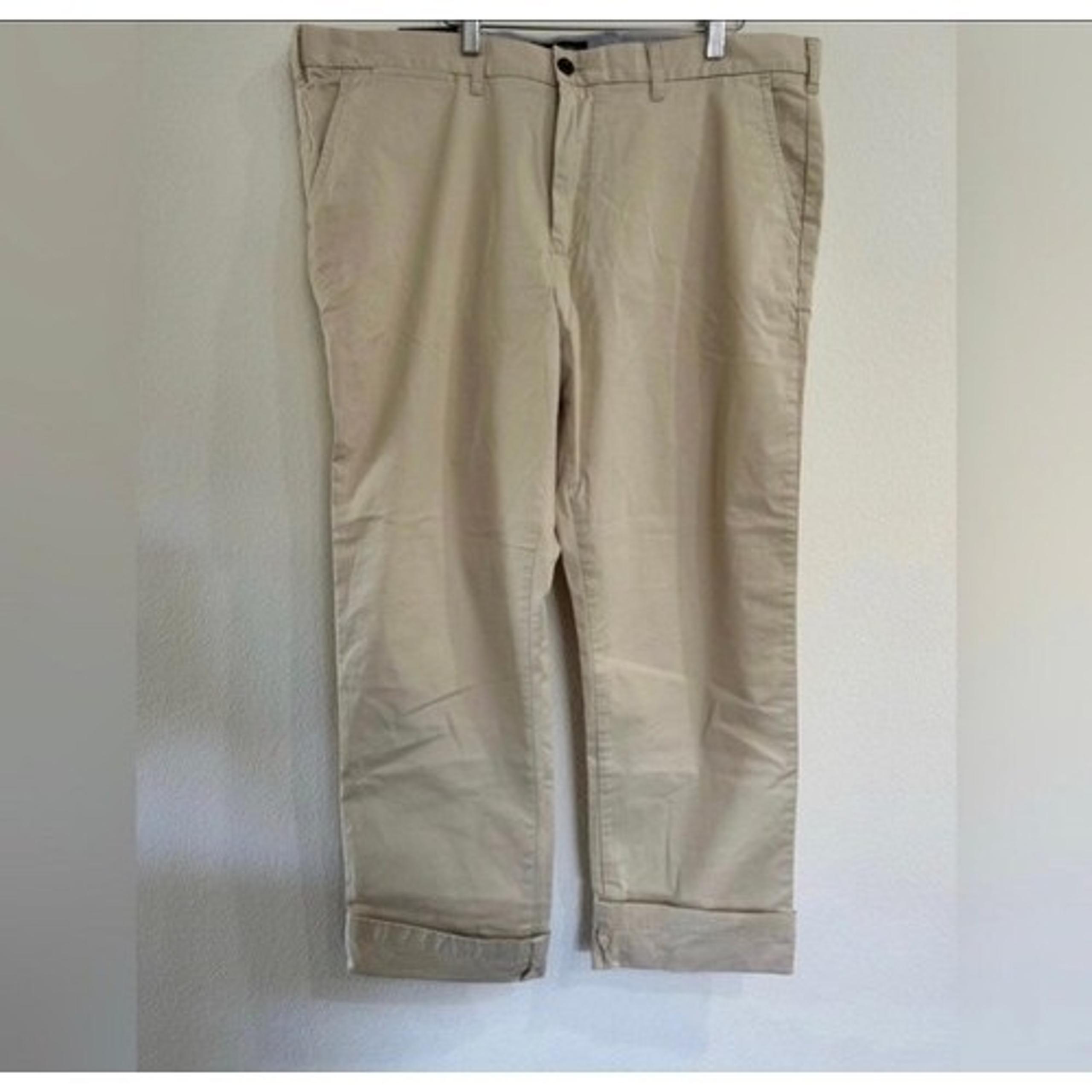 Tommy Hilfiger Men's Size 40x32 Chino  Brown Cotton Flat Front