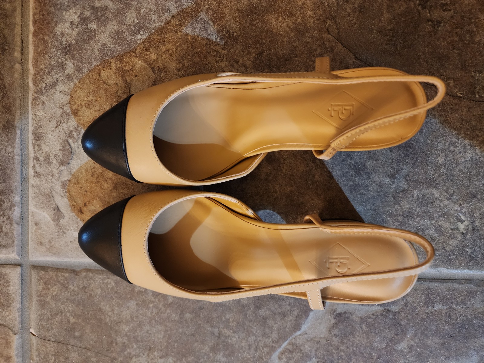 Edited pieces block heel sling back pumps