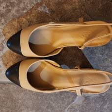 Edited pieces block heel sling back pumps