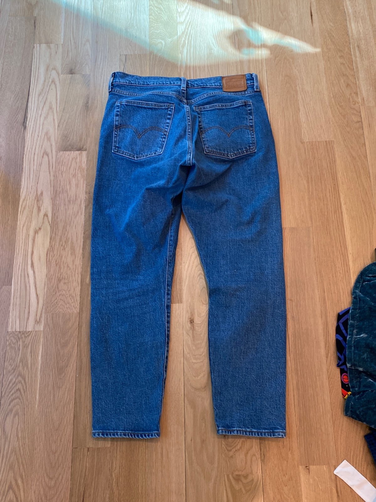 Levi’s Wedgie Denim Jeans shops Straight Leg Medium Wash 31