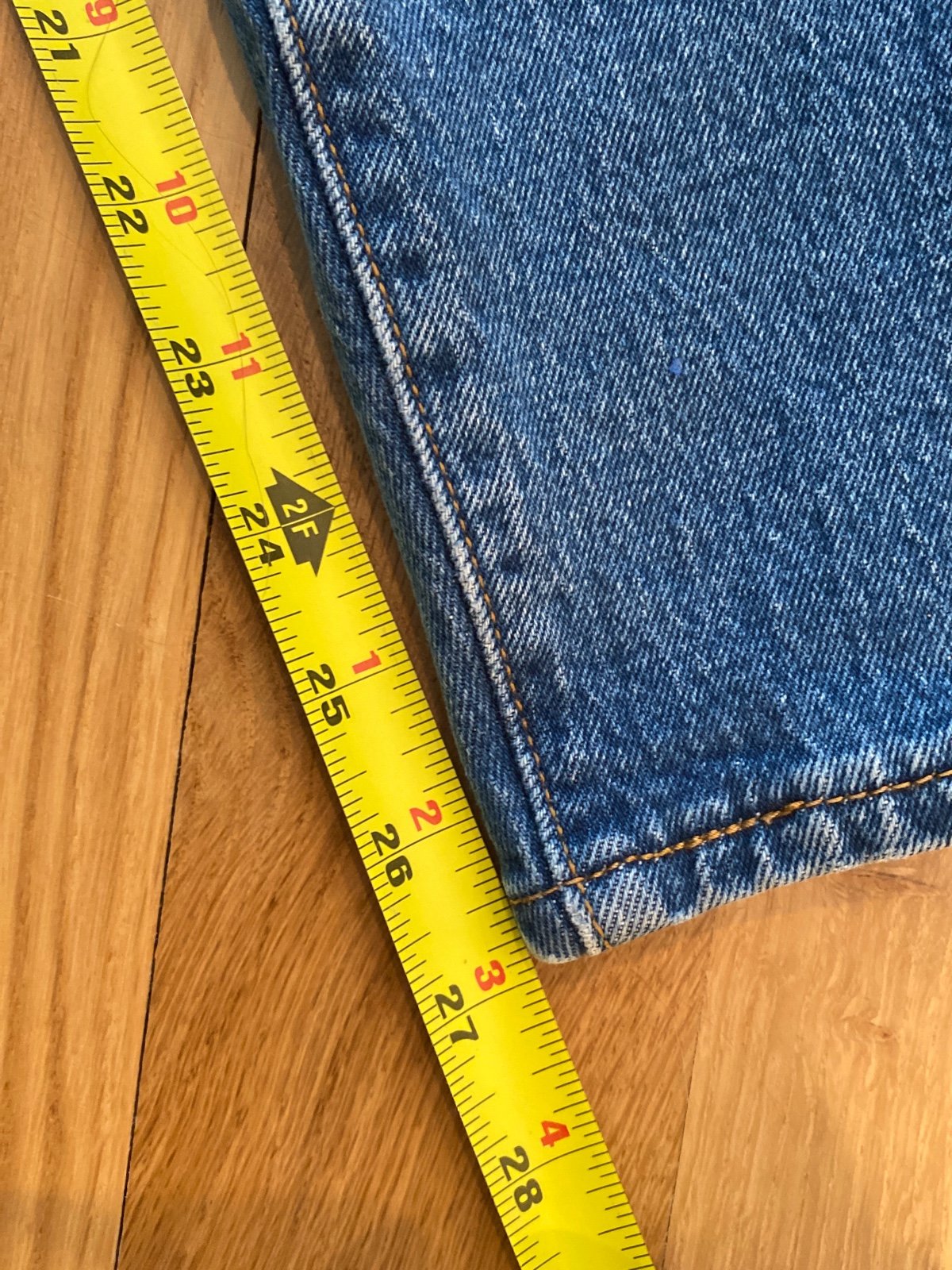 Levi’s Wedgie Denim Jeans shops Straight Leg Medium Wash 31